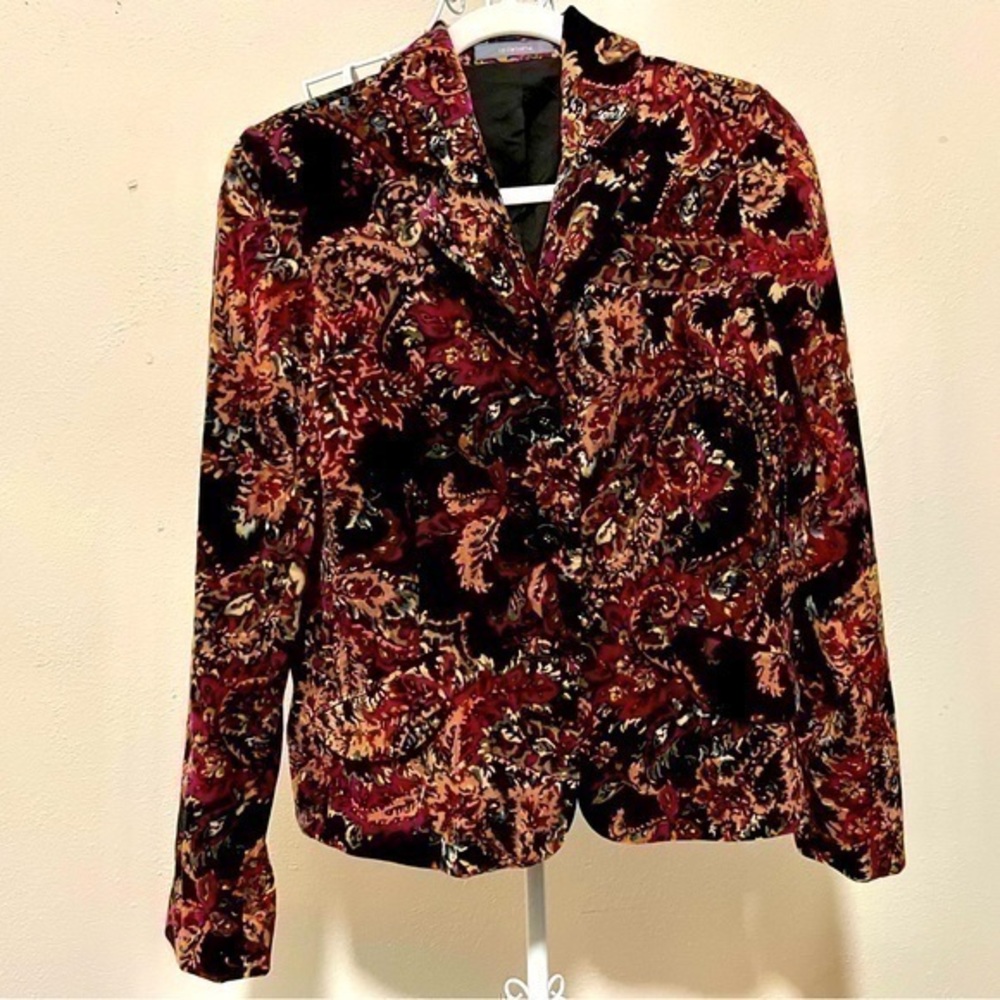 Liz Claiborne velour multi-colored blazer, Size 8. Like new condition.